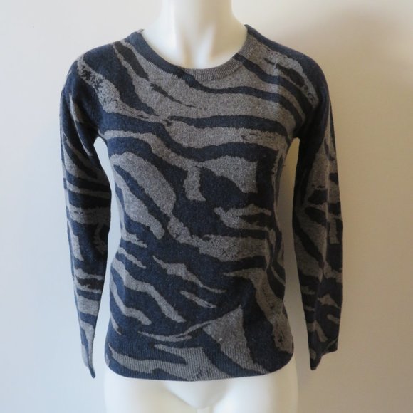 T.S. SOCIETY GREY AND BLUE ZEBRA PRINT SWEATER XS* - Picture 2 of 6